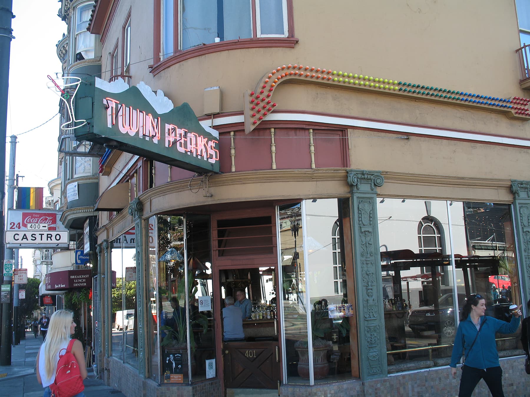 The Twin Peaks Tavern - Bars & Nightlife in San Francisco