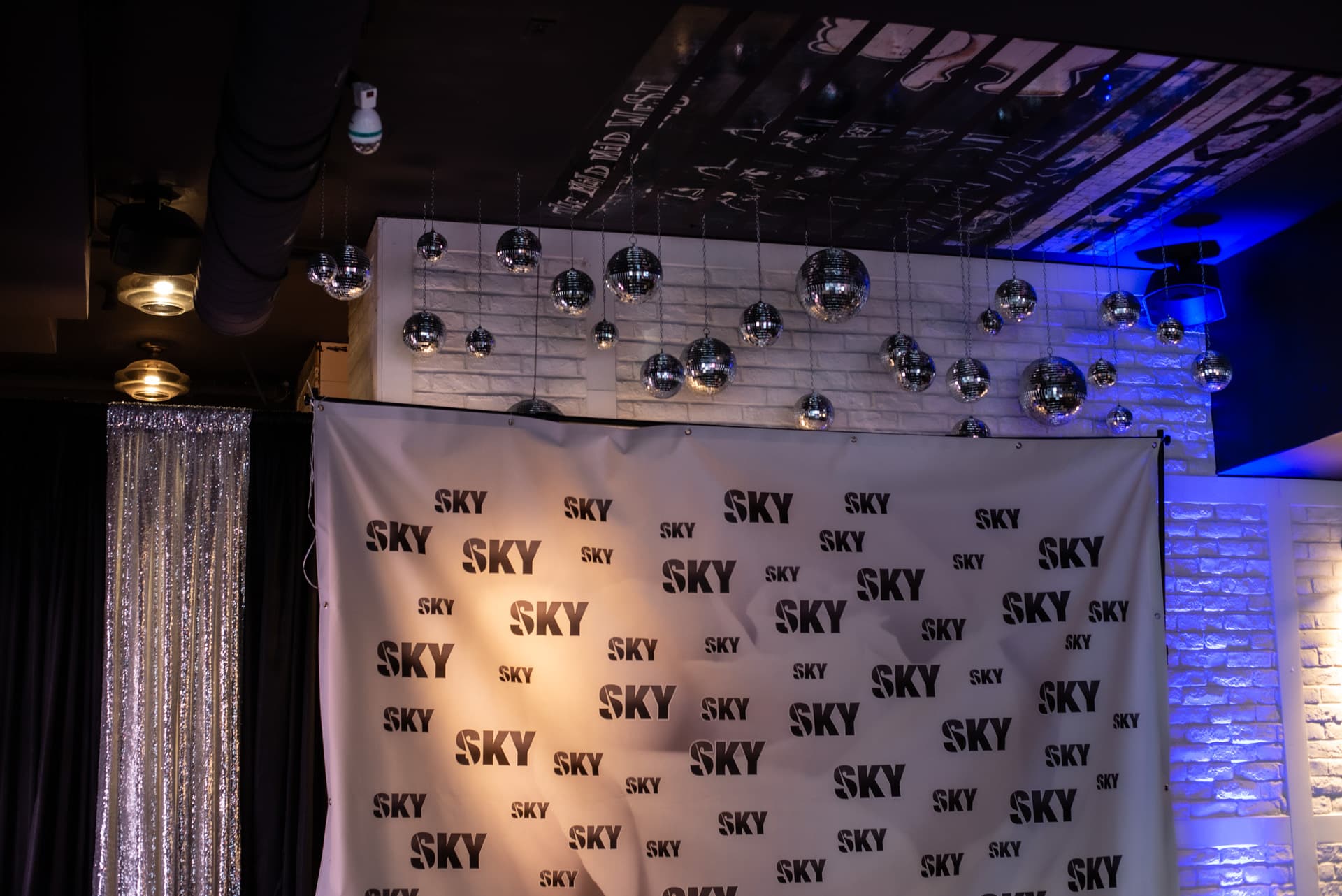 montreal lgbtq cabaret events support performers through economic challenges this season